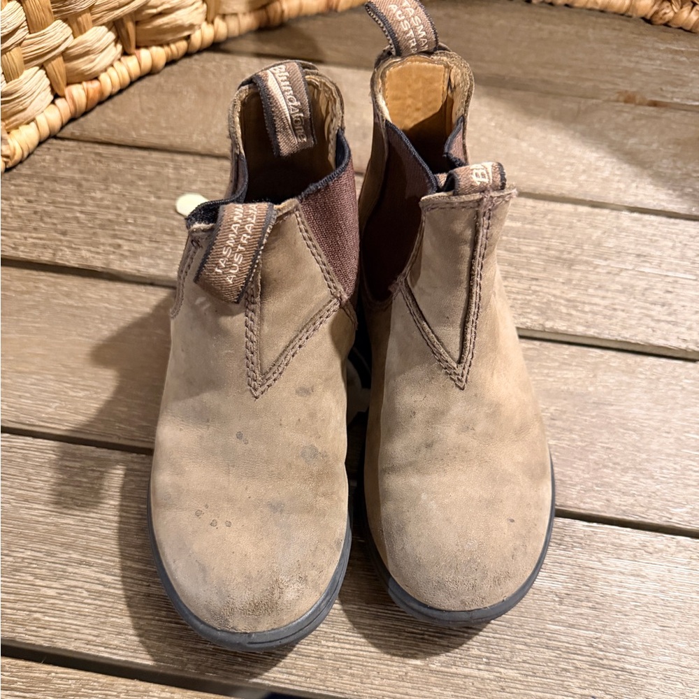 Blundstone Taupe Chelsea Boots kids size 12